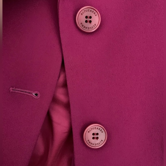 Altuzarra's 'Fenice' cady blazer in mulberry purple - Picture 8 of 9